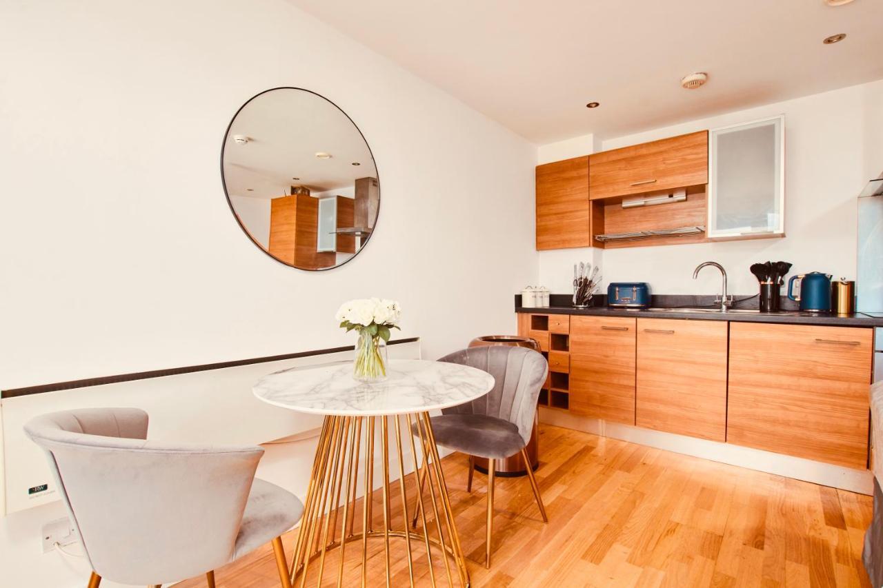 King Deluxe City Apt Large Balcony& Free Parking! Leeds  Esterno foto