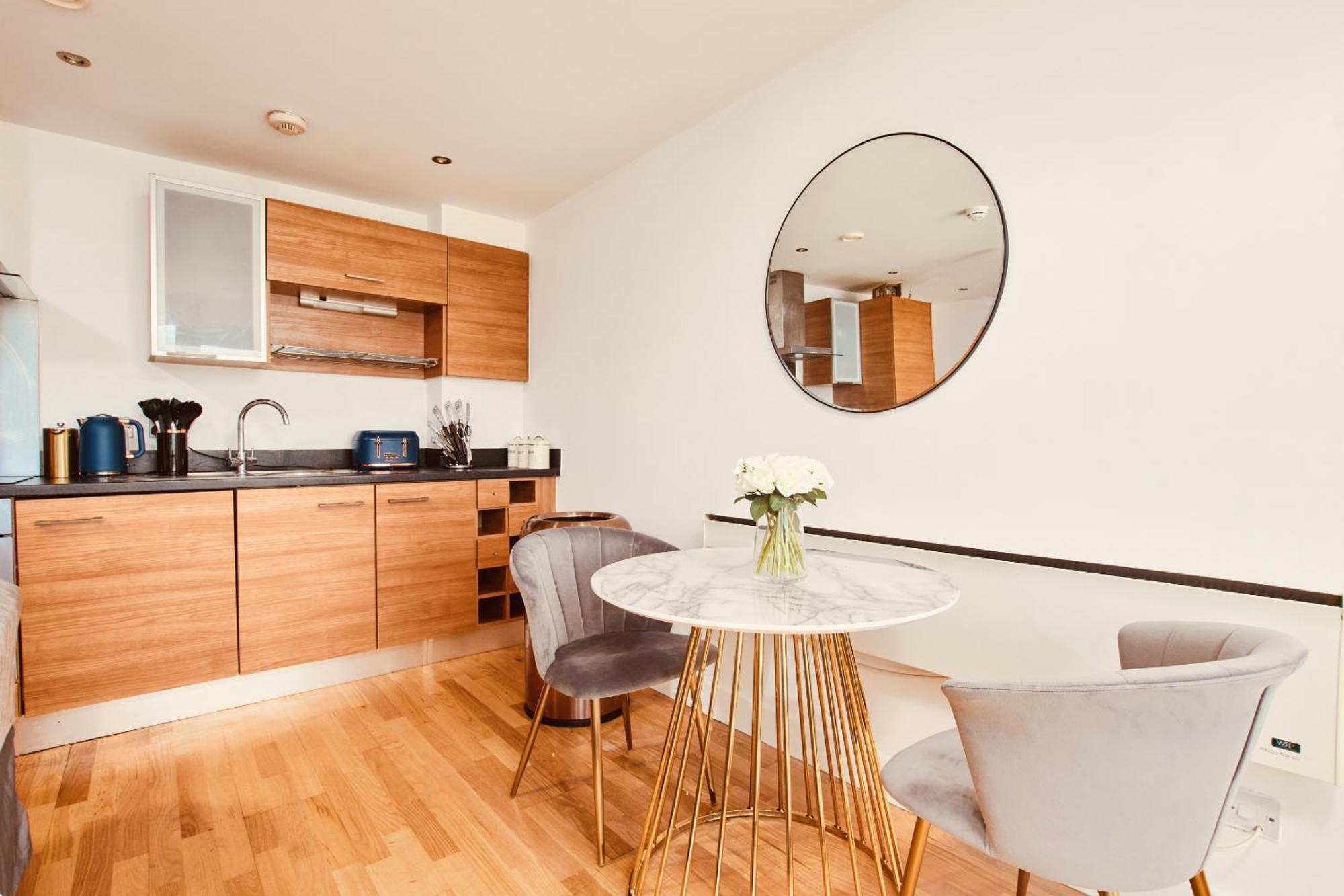 King Deluxe City Apt Large Balcony& Free Parking! Leeds  Esterno foto