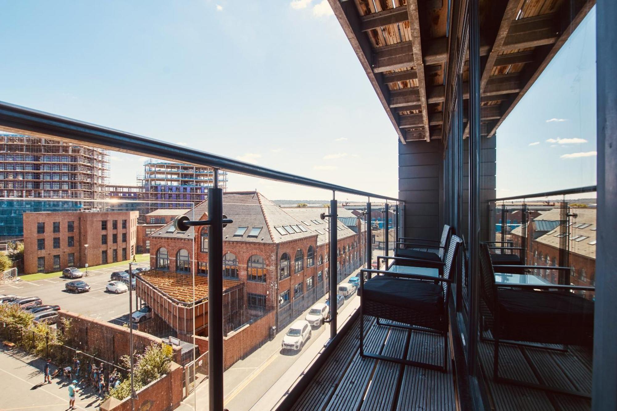 King Deluxe City Apt Large Balcony& Free Parking! Leeds  Esterno foto